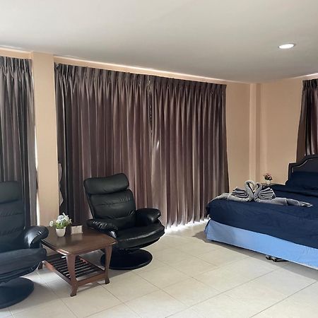Maxim Apartment Pattaya Exterior foto